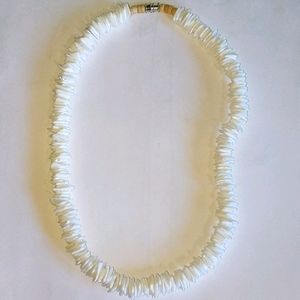Pukisha Necklace White Beach 2000s Vibes